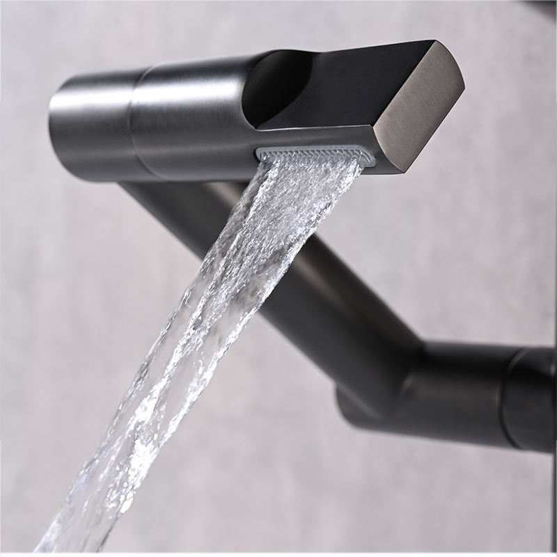 Nerova | Smart Single-Hole Bathroom Faucet with Temperature Readout | Lersk