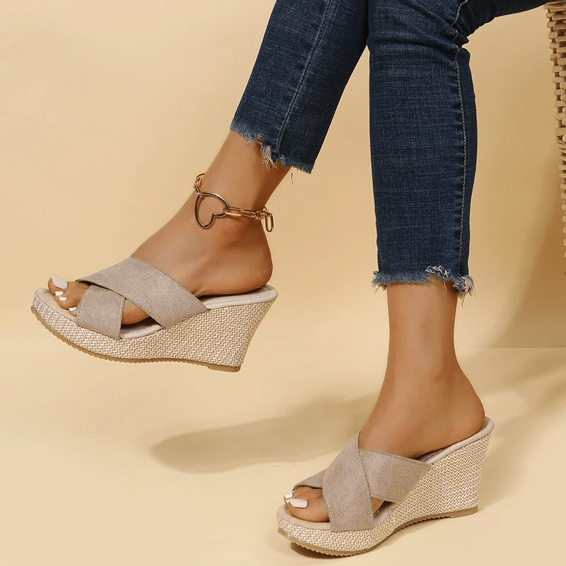 Adjustable, Durable Women's Orthopedic Comfort Sandals With Size Options | Lersk