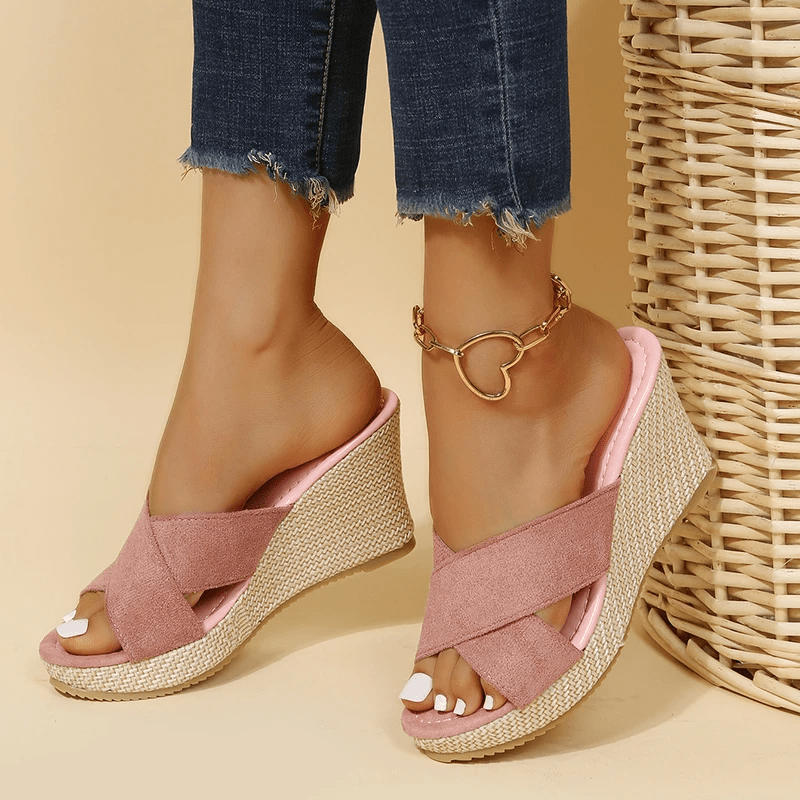 Adjustable, Durable Women's Orthopedic Comfort Sandals With Size Options | Lersk