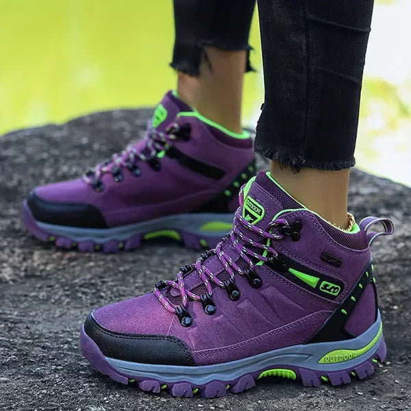 AuroraTrail Women's Wide Fit Winter Hiking Boots With Arch Support | Lersk