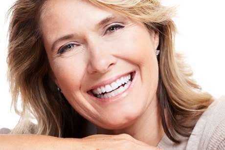 SmileFlex-Prothese mit weißen Dental-Linsen für eine natürliche Passform, leichte und wiederverwendbare tägliche Prothese | Lersk
