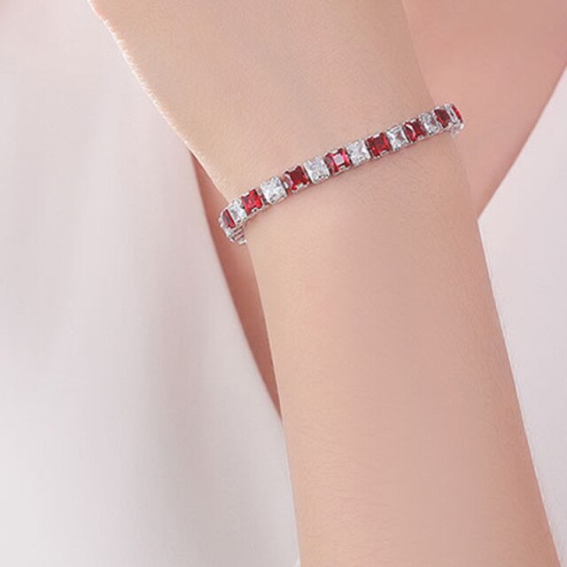 Bracelet chaîne tennis AstraLuxe avec accents en zirconium pour un éclat intemporel | Lersk