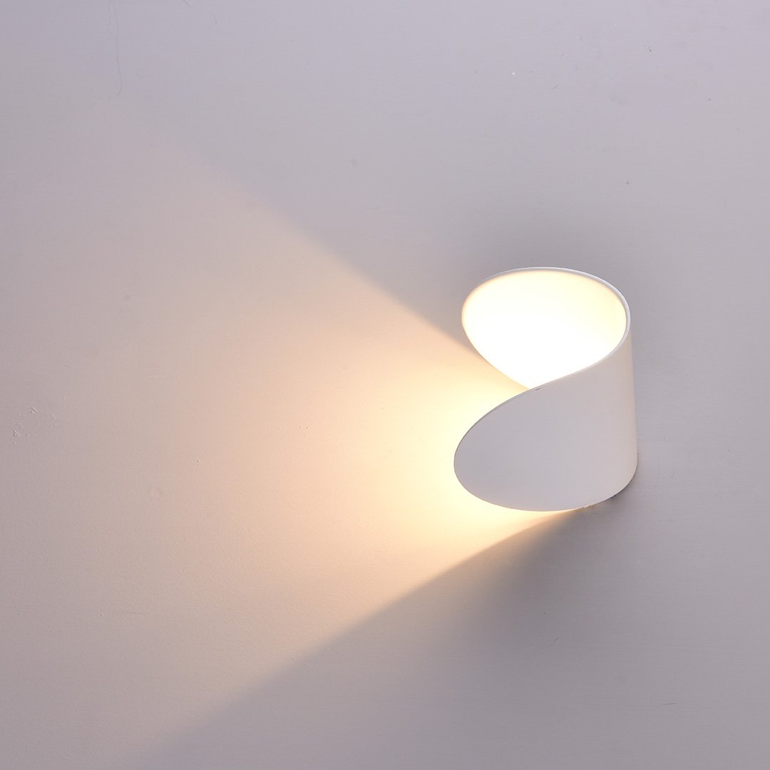SolaraGlow Wall Light Diffused Warm Light for Living Rooms and Workspaces