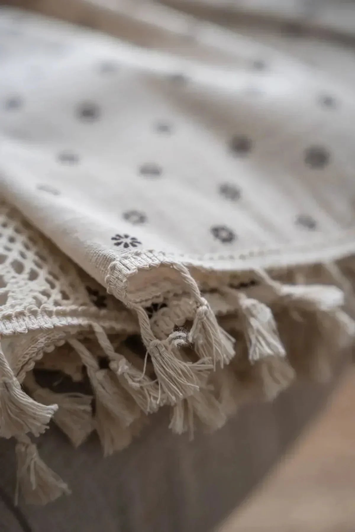 BreezeWeave Minimální Průsvitná Závěs pro Jemné Přirozené Světlo | Lersk