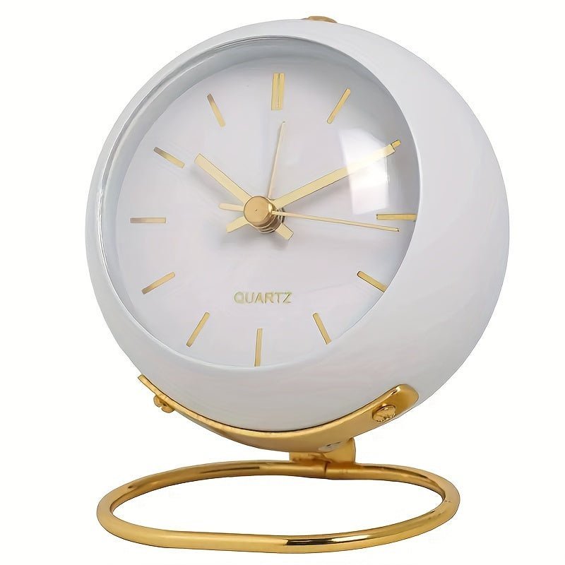 Buzzley Retro Analog Wecker mit geräuschlosem Uhrwerk Klassisches Schlafzimmer-Uhrendesign | Lersk