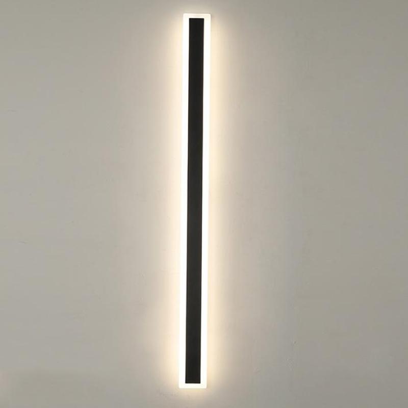 Frostline Linear Outdoor Wall Lamp with Acrylic Pane | Lersk