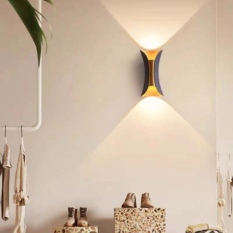 Arcora Curve Outdoor Wall Light LED IP65 Hardwired | Lersk
