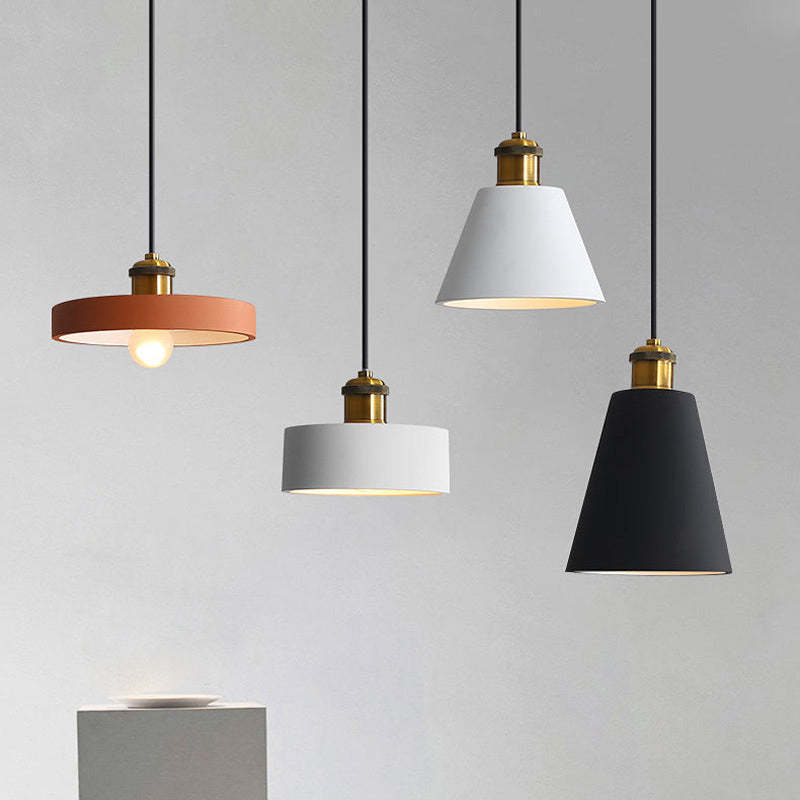 LumaForge Lampadario Moderno in Metallo e Resina per Soggiorni | Lersk
