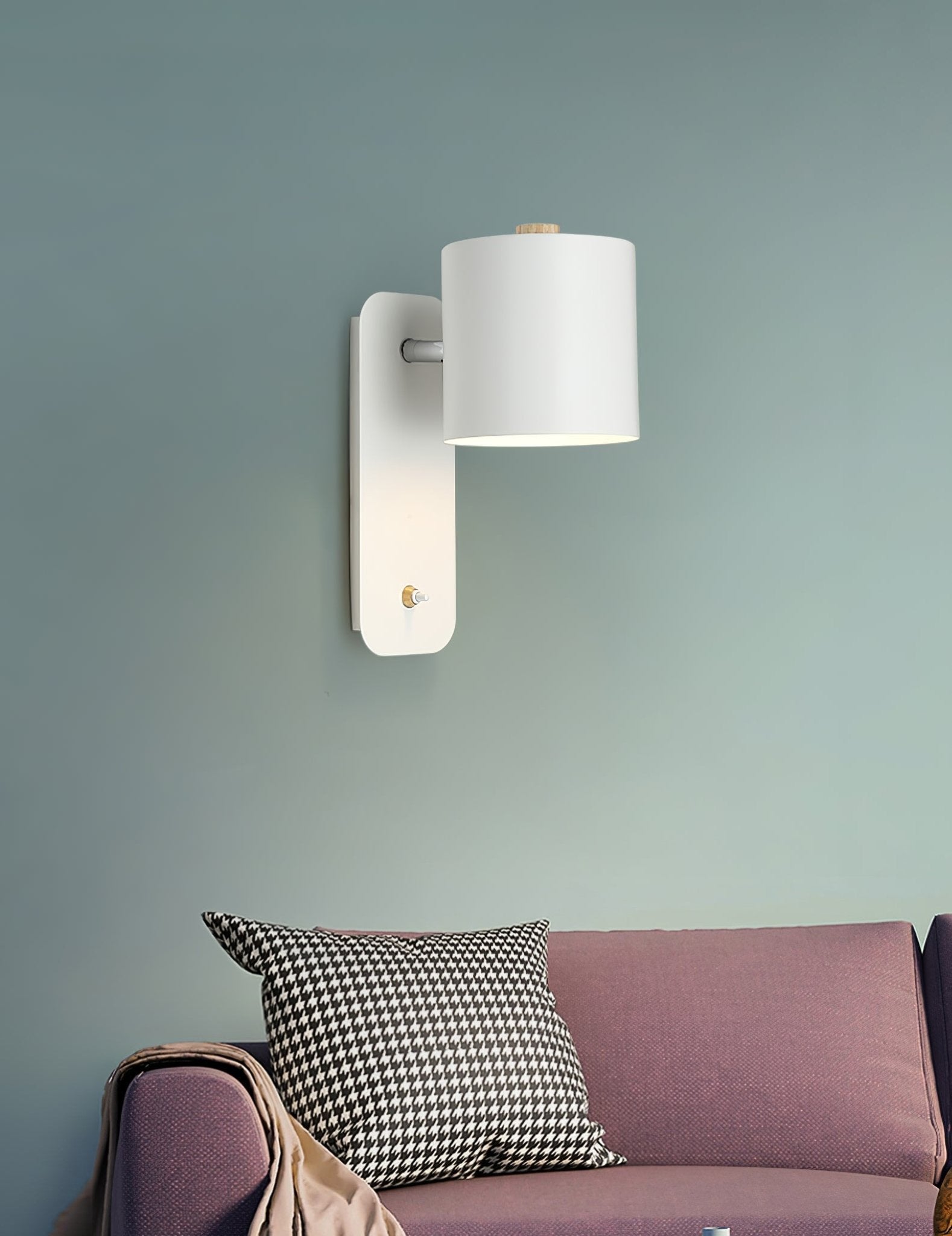 Aurelia Wall Light With Curved Silhouette And Ambient Glow | Lersk