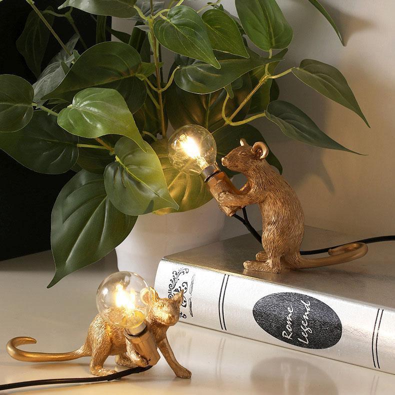 LumiMouse Gold Lamp Minimalistická stolní lampa ve tvaru myši | Lersk