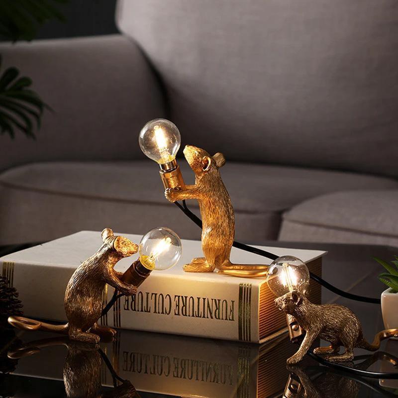 LumiMouse Gold Lamp Minimalistická stolní lampa ve tvaru myši | Lersk