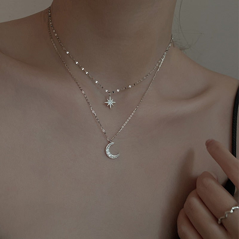 Náhrdelník Lyra Moon Duo Světle stříbrný Limitovaná edice Vícevrstvý přívěsek | Lersk
