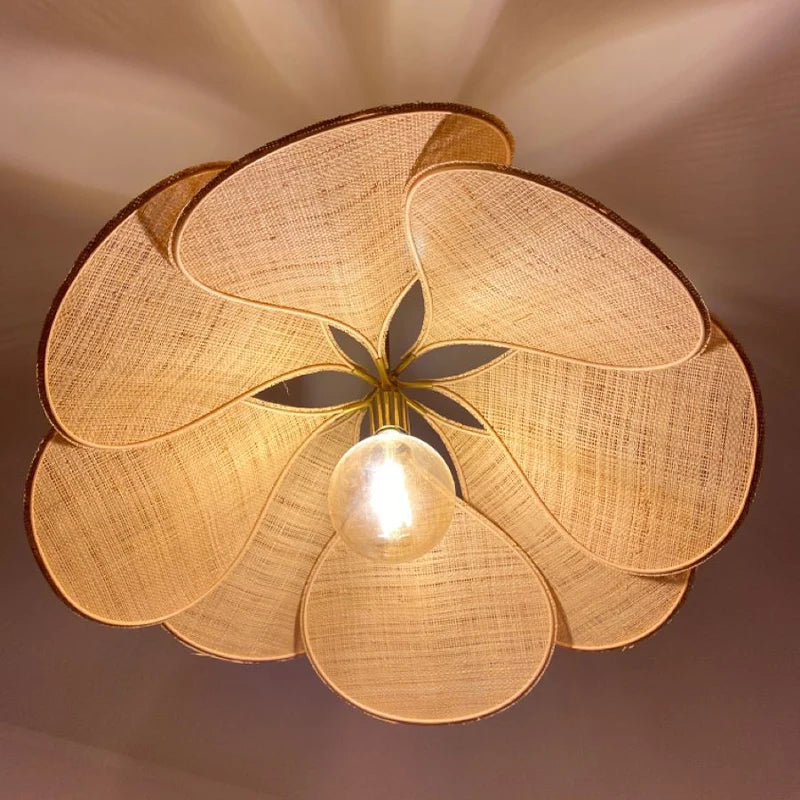 Lampada a sospensione elegante a forma di fiore - Petalume | Lersk