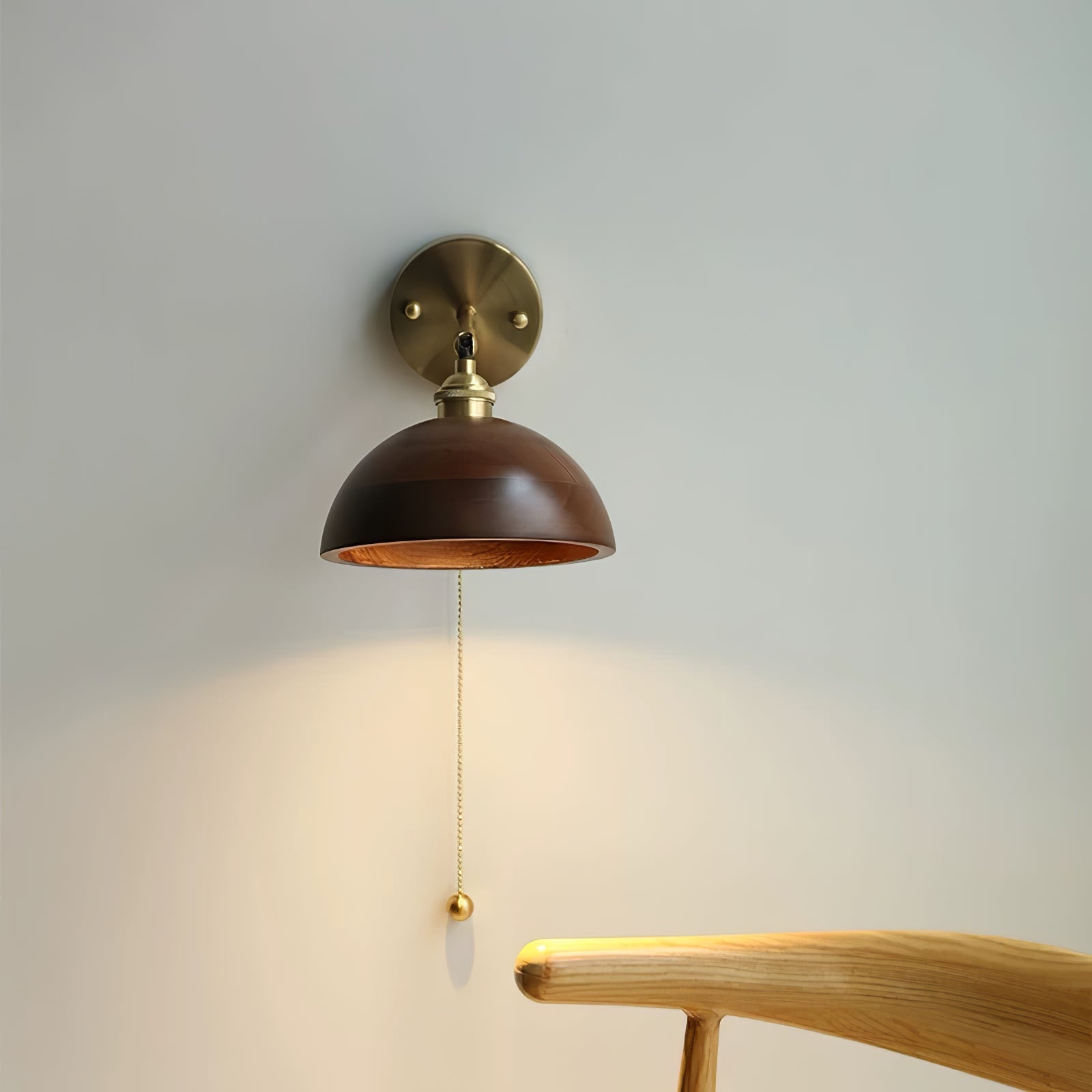 Aureo Vintage-Style Wood Wall Lamp with Pull Chain Switch | Lersk
