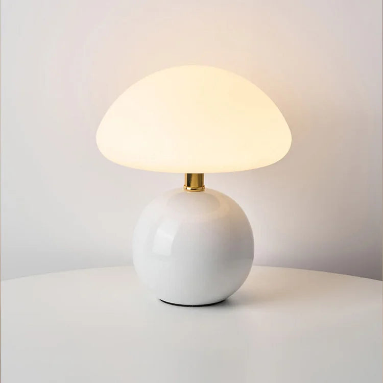 Lumora Cream Pilzlampe für französisches Bauhaus-Ambiente | Lersk