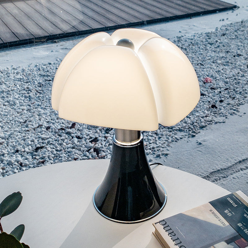 Solera Classic LED Lamp for Indoor Living Spaces and Homes | Lersk
