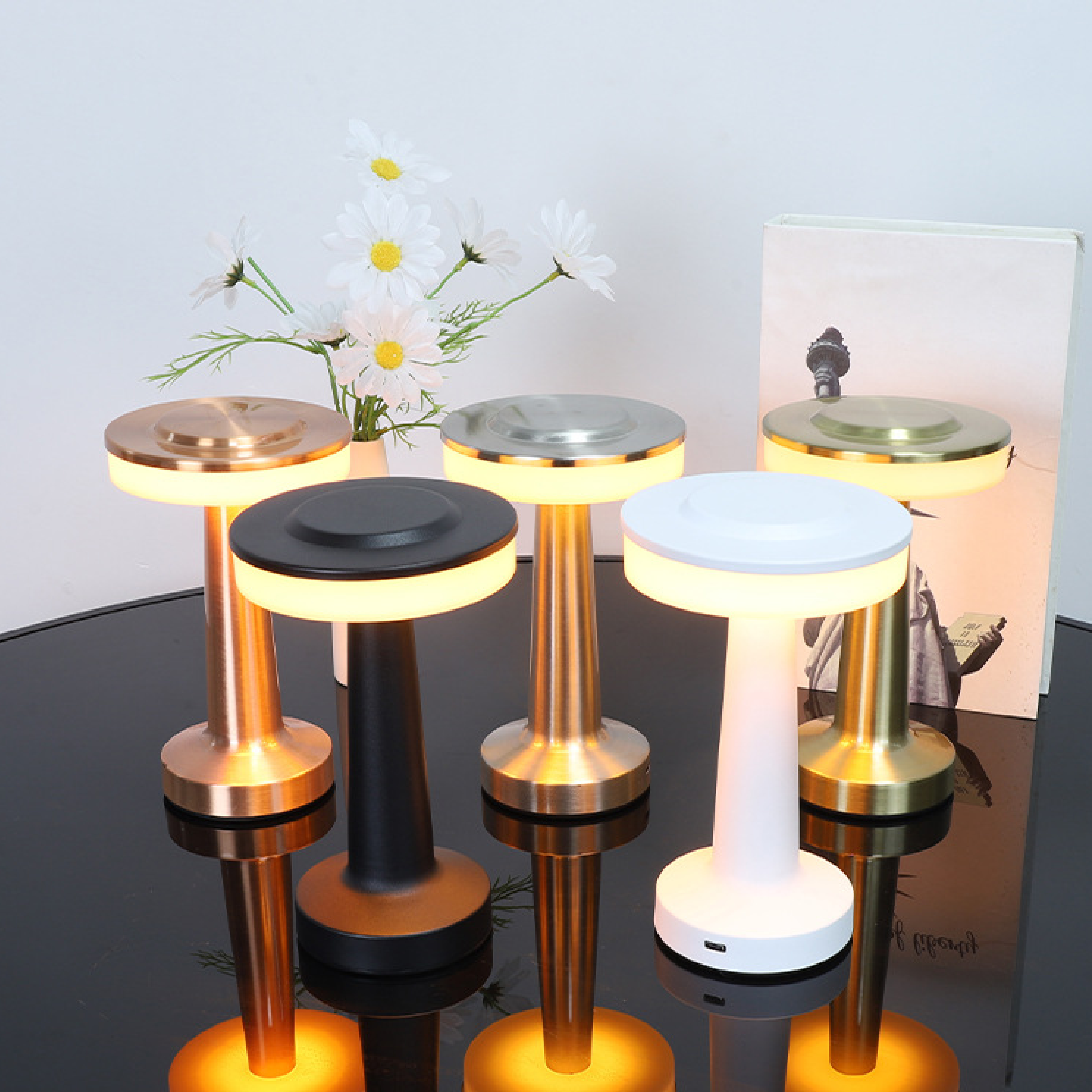 Contemporary Metal Table Lamp, Elegant Decorative Lighting | Lersk
