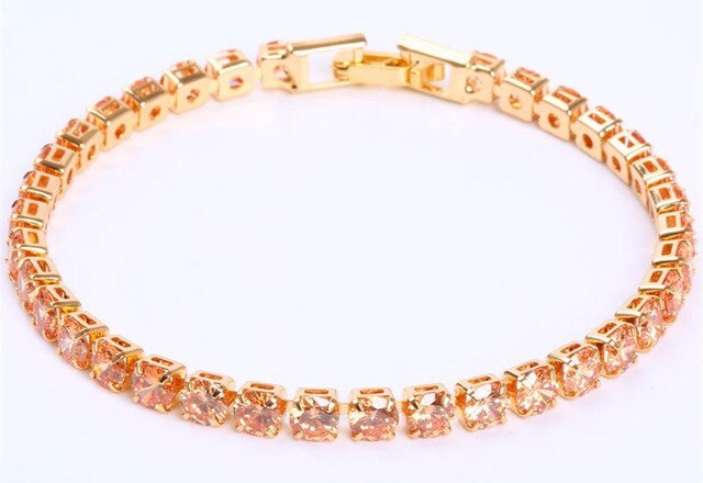 Bracelet chaîne tennis AstraLuxe avec accents en zirconium pour un éclat intemporel | Lersk