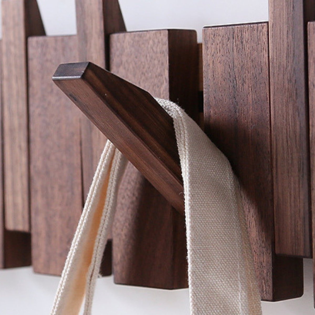 Verdehaven Woodcraft | Ručně vyrobený dřevěný věšák na kabáty do předsíně a kanceláře | Lersk