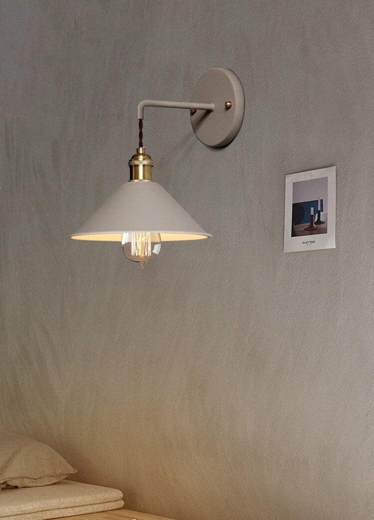 Arelio Cone Væglampe i Industriel Loftstil - Pære Inkluderet | Lersk