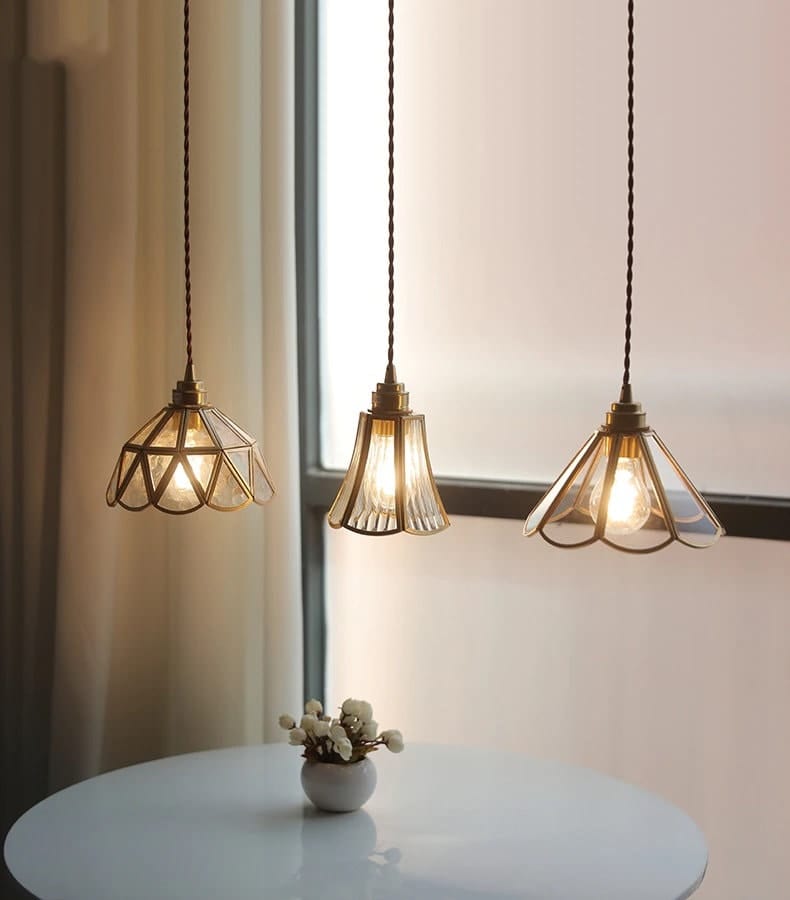 Mirelle Glass Blossom LED-Hängeleuchte mit Messingrahmen, Vintage-Stil, Leuchtmittel inklusive | Lersk