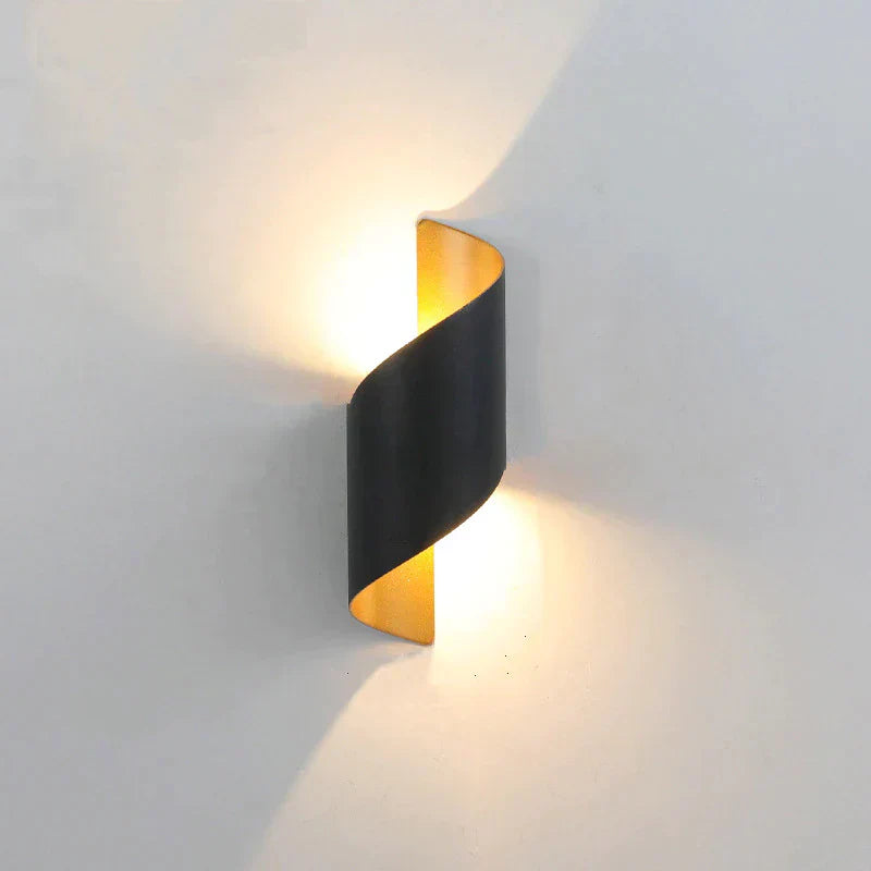 Nástěnná lampa Riverton | Lersk
