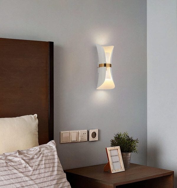 Liora Wall Lamp | Lersk