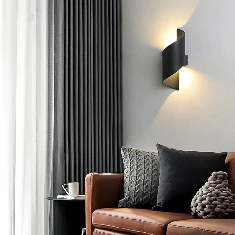 Nástěnná lampa Riverton | Lersk