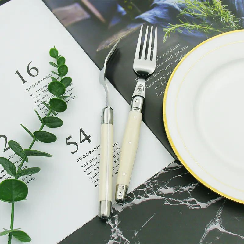 IvoryElegance Luxusní příborová sada Laguiole s nadčasovým stylem pro elegantní stolování | Lersk