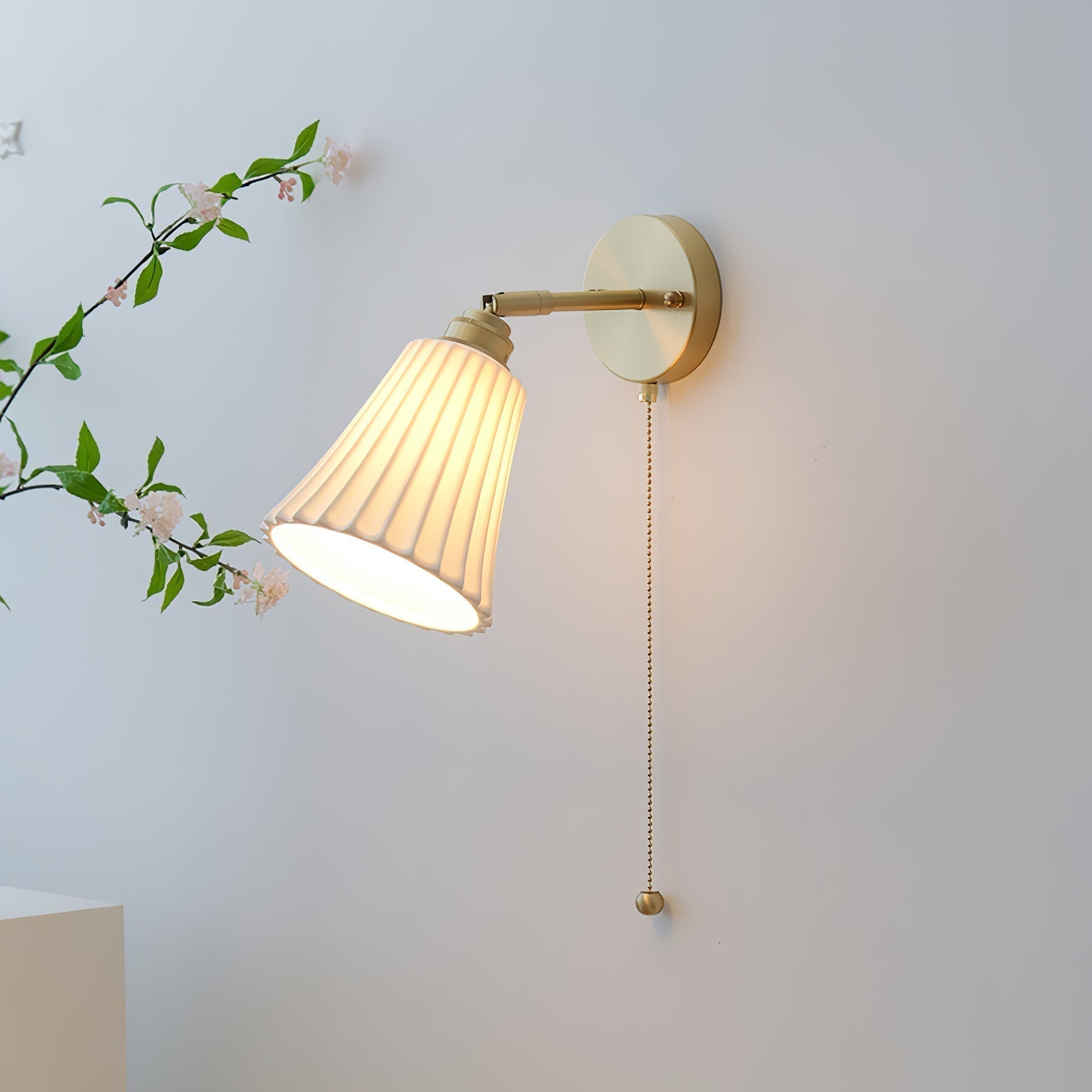 Vineara Keramik-Wandleuchte Elegant Minimalistisch Sanftes Licht | Lersk