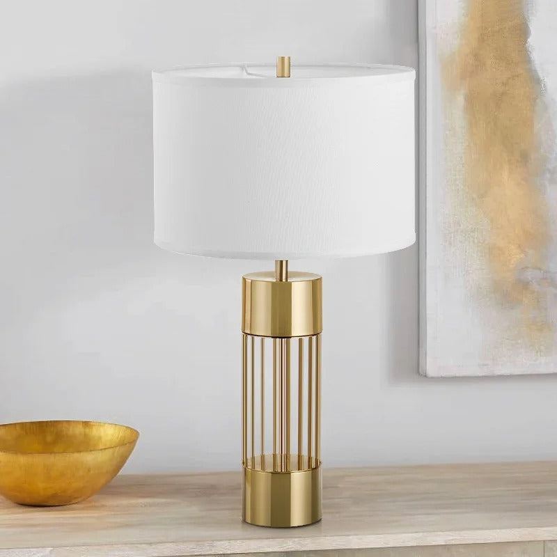 Aurora Nordic stolní lampa z mosazi s lněným stínidlem Měkké světlo | Lersk