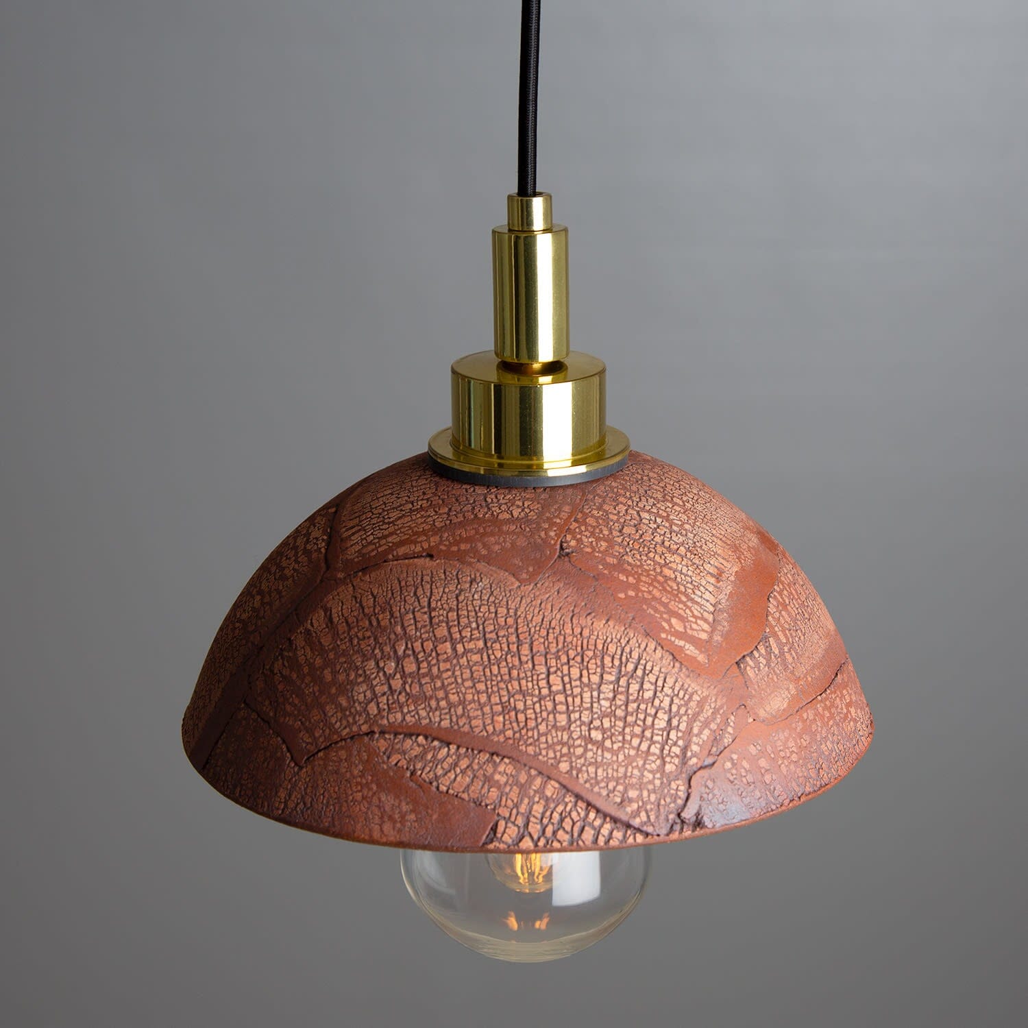 Averin Ceramic Dome Pendant Light for Bathroom, 20 cm Red Iron, IP44 | Lersk