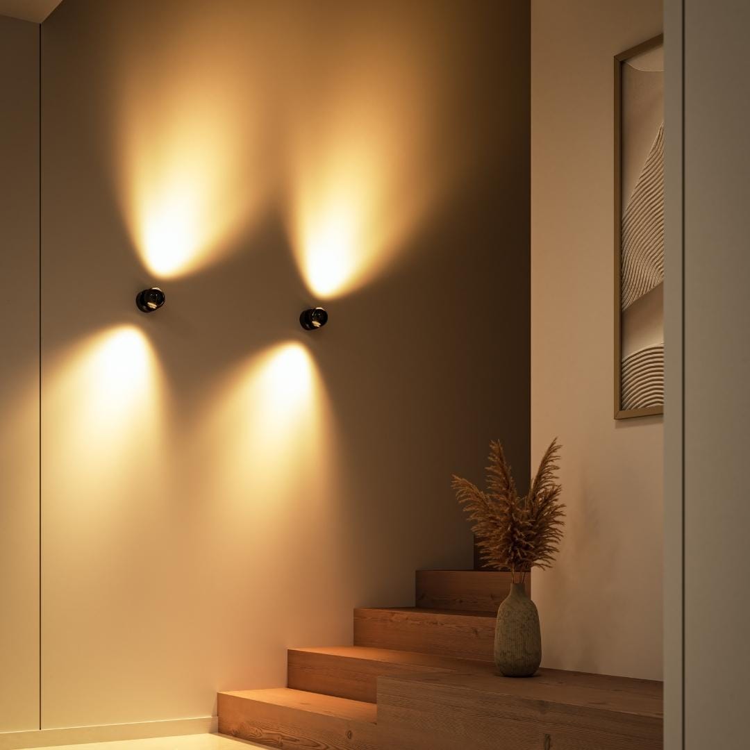LumaArc Rotating LED Wall Lamp With Remote Control | Lersk