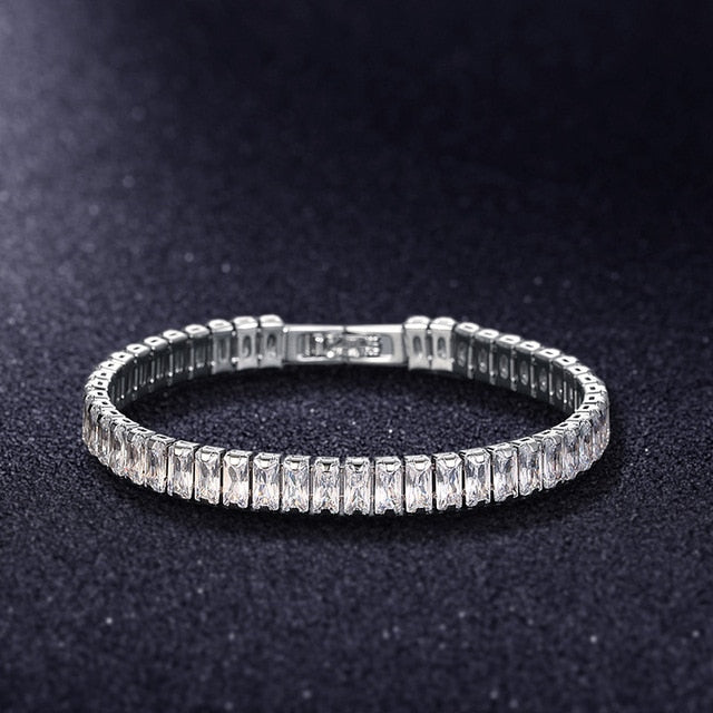 Bracelet chaîne tennis AstraLuxe avec accents en zirconium pour un éclat intemporel | Lersk