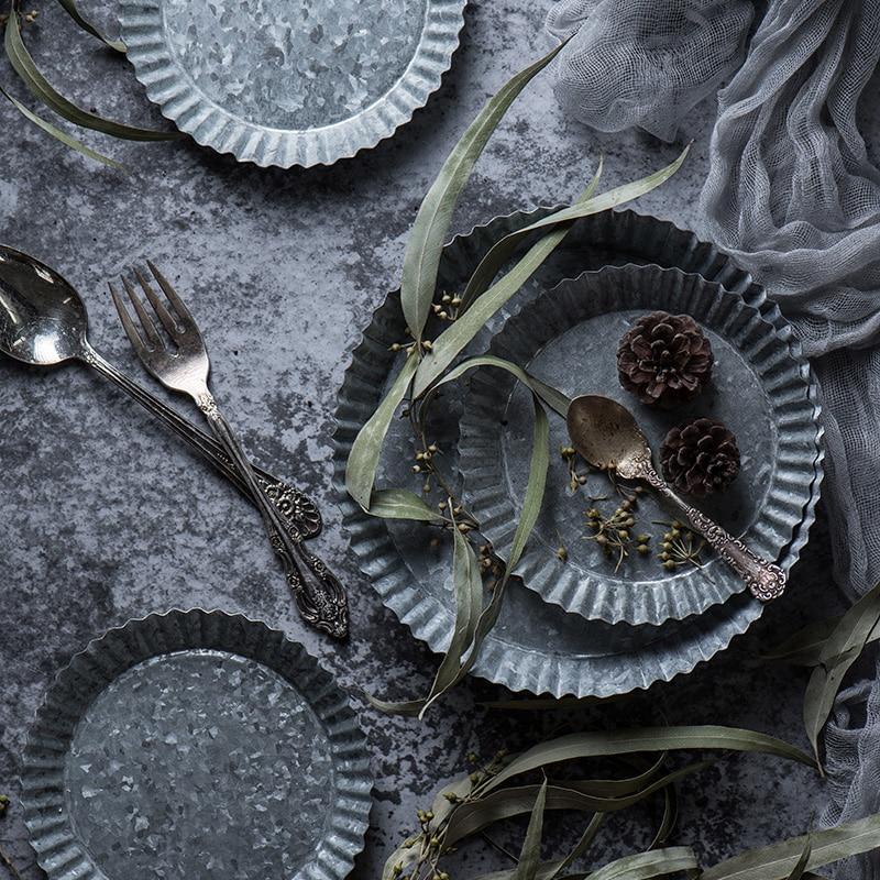 Aquila Rustic Handcrafted Vintage Metal Tray For Food | Lersk