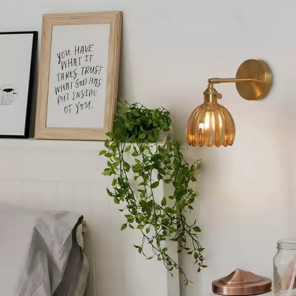 Nástěnné skleněné světlo Blossom Tulip s teplým vintage světlem | Lersk