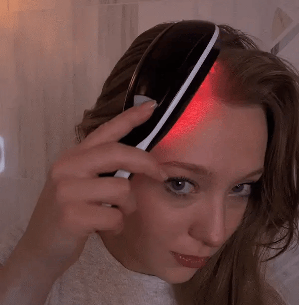 LumaRevive | 4-in-1 Red Light Hair and Scalp Therapy Brush