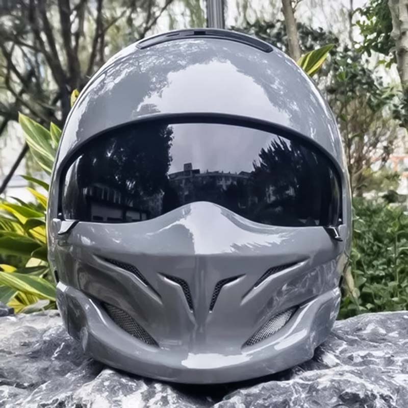 ZephyrMoto Aerodynamic Motorcycle Helmet With Ventilation | Lersk
