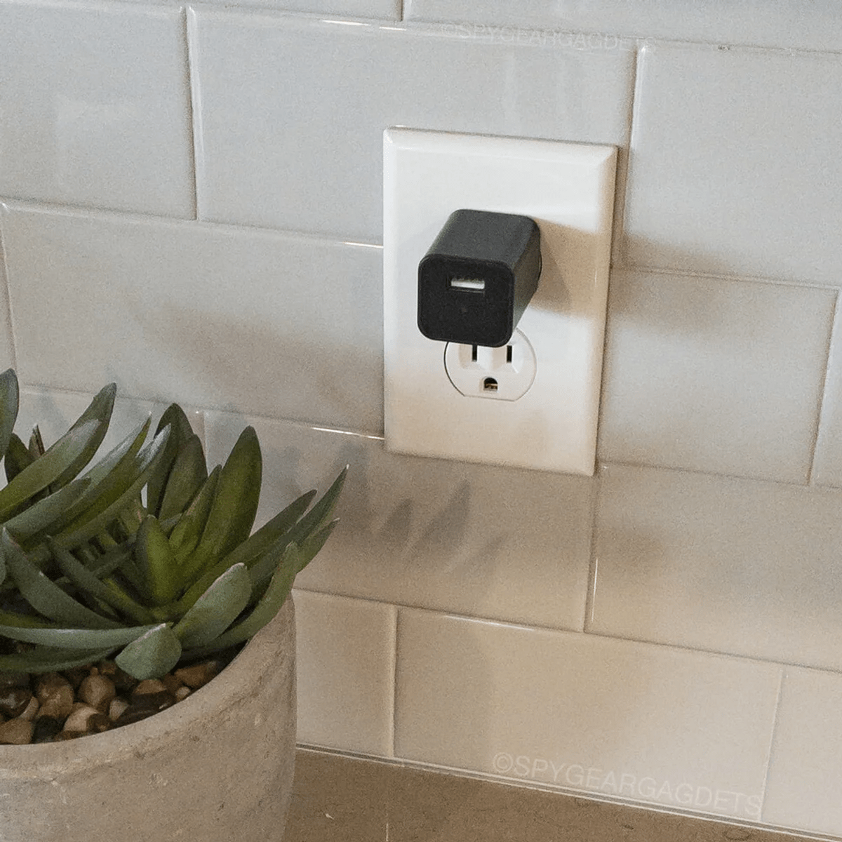 Averra 1080P Wi‑Fi Streaming USB Wall Charger Camera With Motion-Activated Recording | Lersk