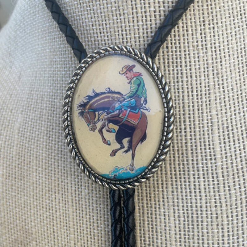 Banjo Frog Bolo kravata unisex design s žábou hrající na banjo, šperk pro muže i ženy | Lersk
