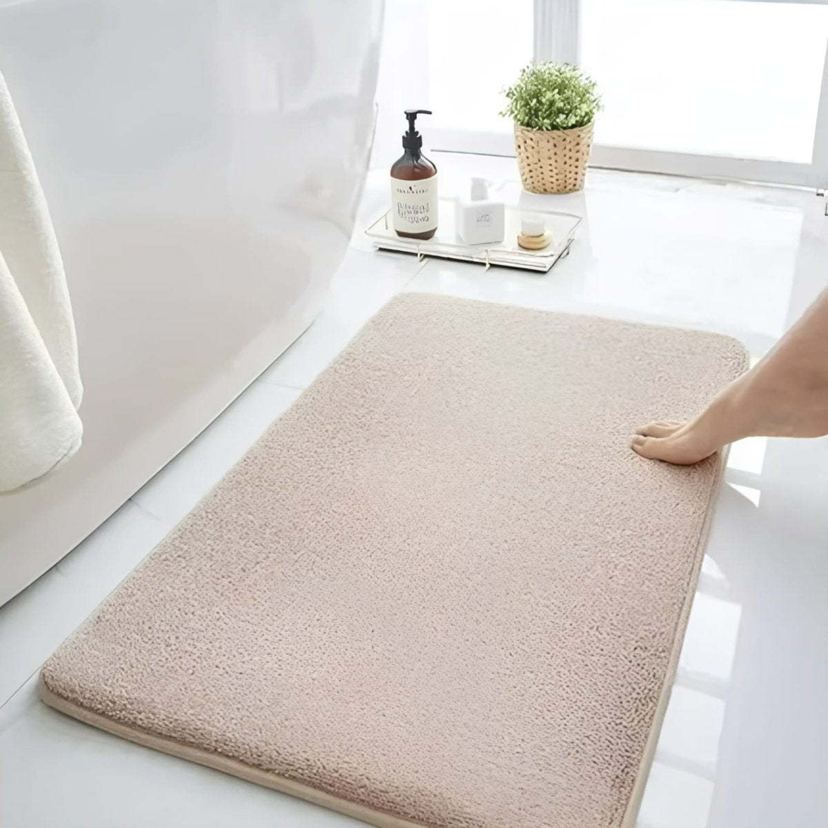 Nova Velvet Bath Mat Absorbent Non Slip Quick Dry Rug | Lersk