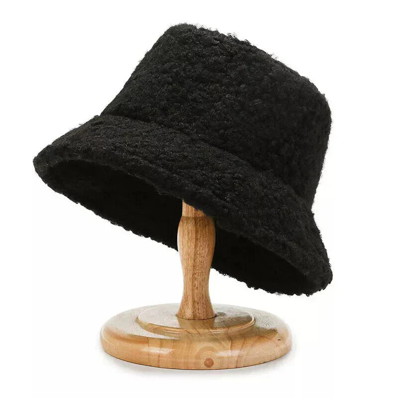 Livia Women’s Teddy Bucket Hat Warm Lambswool | Lersk