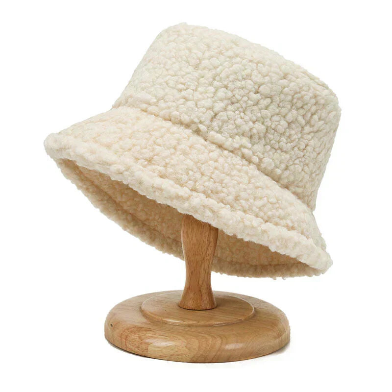 Livia Women’s Teddy Bucket Hat Warm Lambswool | Lersk