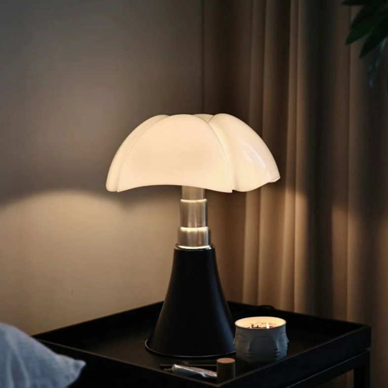 Solera Classic LED Lamp for Indoor Living Spaces and Homes | Lersk