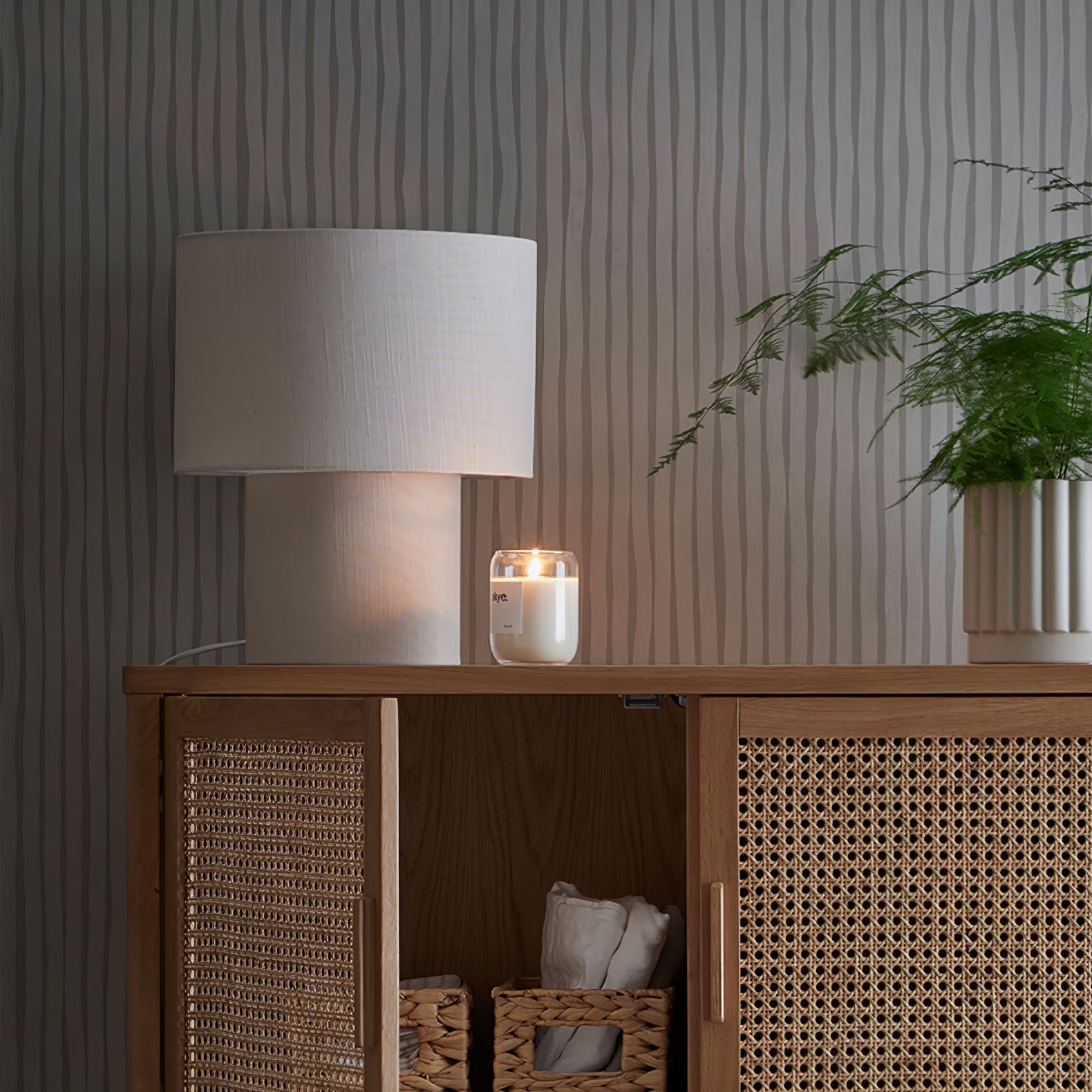 Stolní lampa Aurelia Glow s jemným teplým ambientním světlem | Lersk